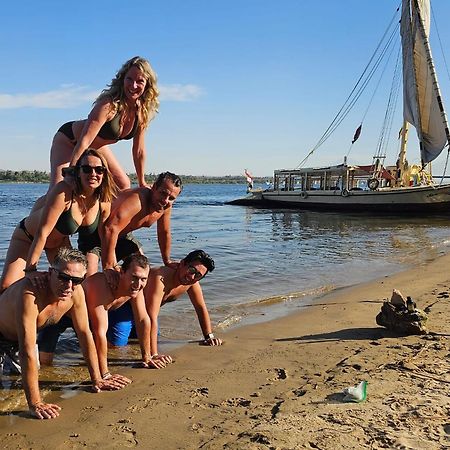 Hotel Nile Felucca Adventure Assuan Esterno foto