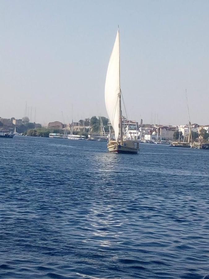 Hotel Nile Felucca Adventure Assuan Esterno foto