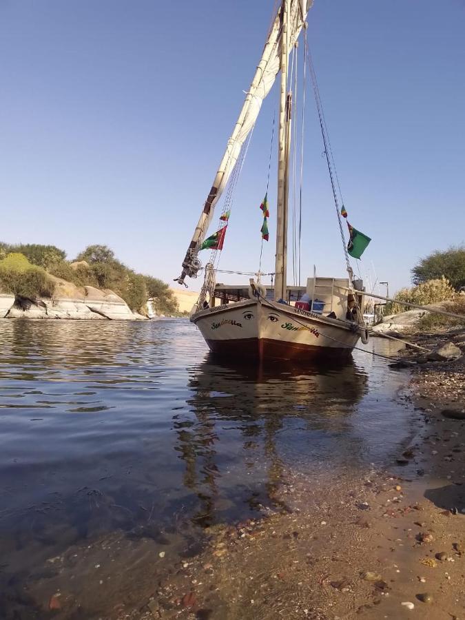 Hotel Nile Felucca Adventure Assuan Esterno foto