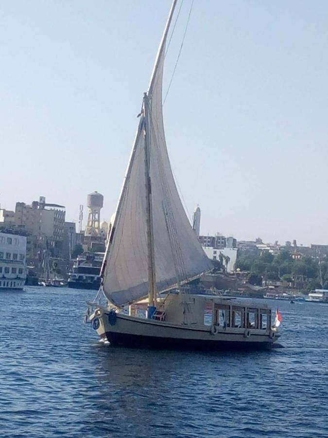 Hotel Nile Felucca Adventure Assuan Esterno foto