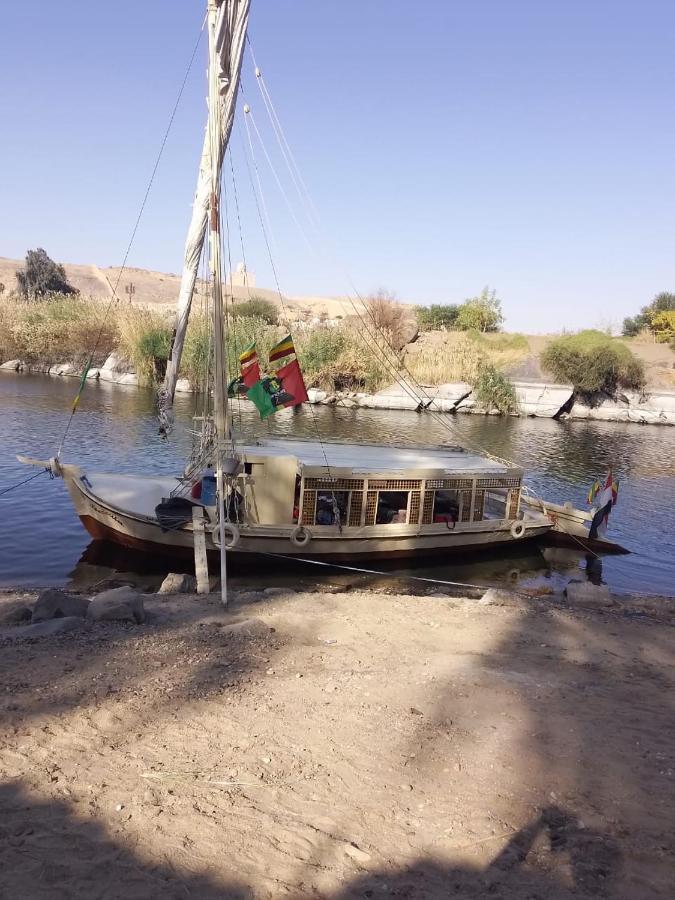 Hotel Nile Felucca Adventure Assuan Esterno foto