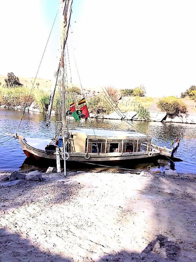 Hotel Nile Felucca Adventure Assuan Esterno foto