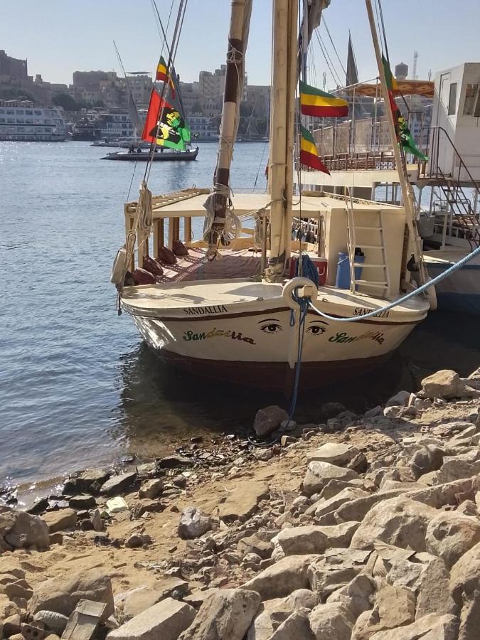 Hotel Nile Felucca Adventure Assuan Esterno foto