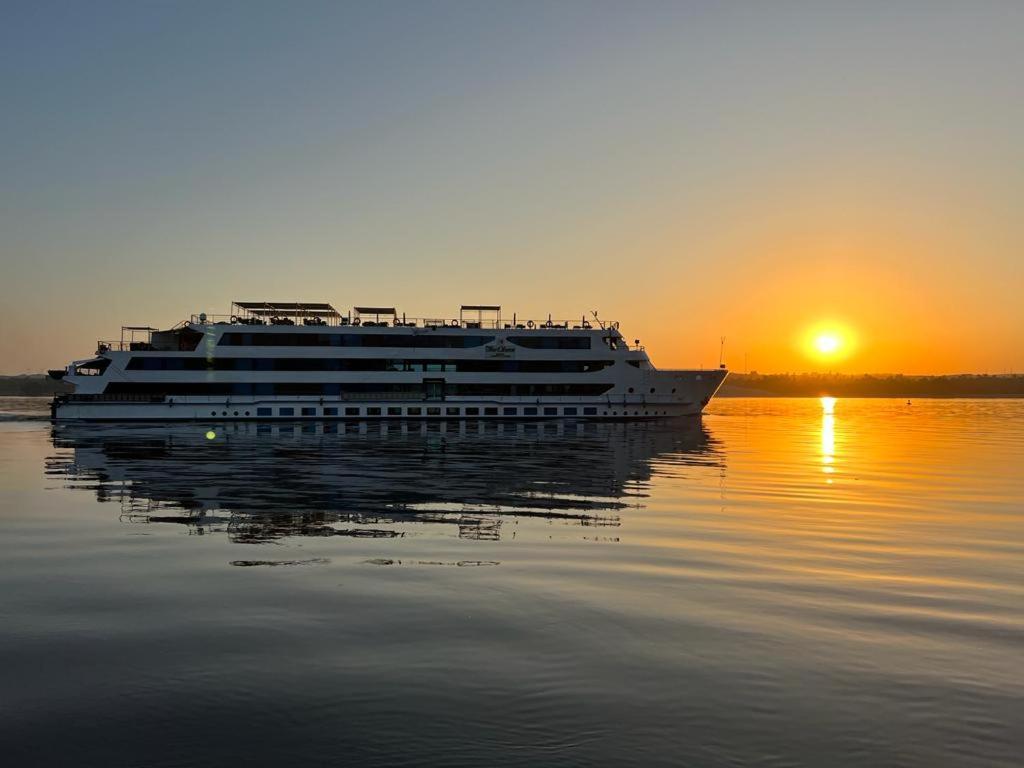 Hotel Nile Felucca Adventure Assuan Esterno foto