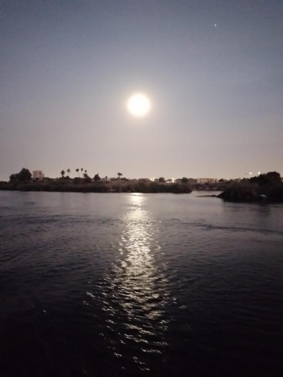 Hotel Nile Felucca Adventure Assuan Esterno foto