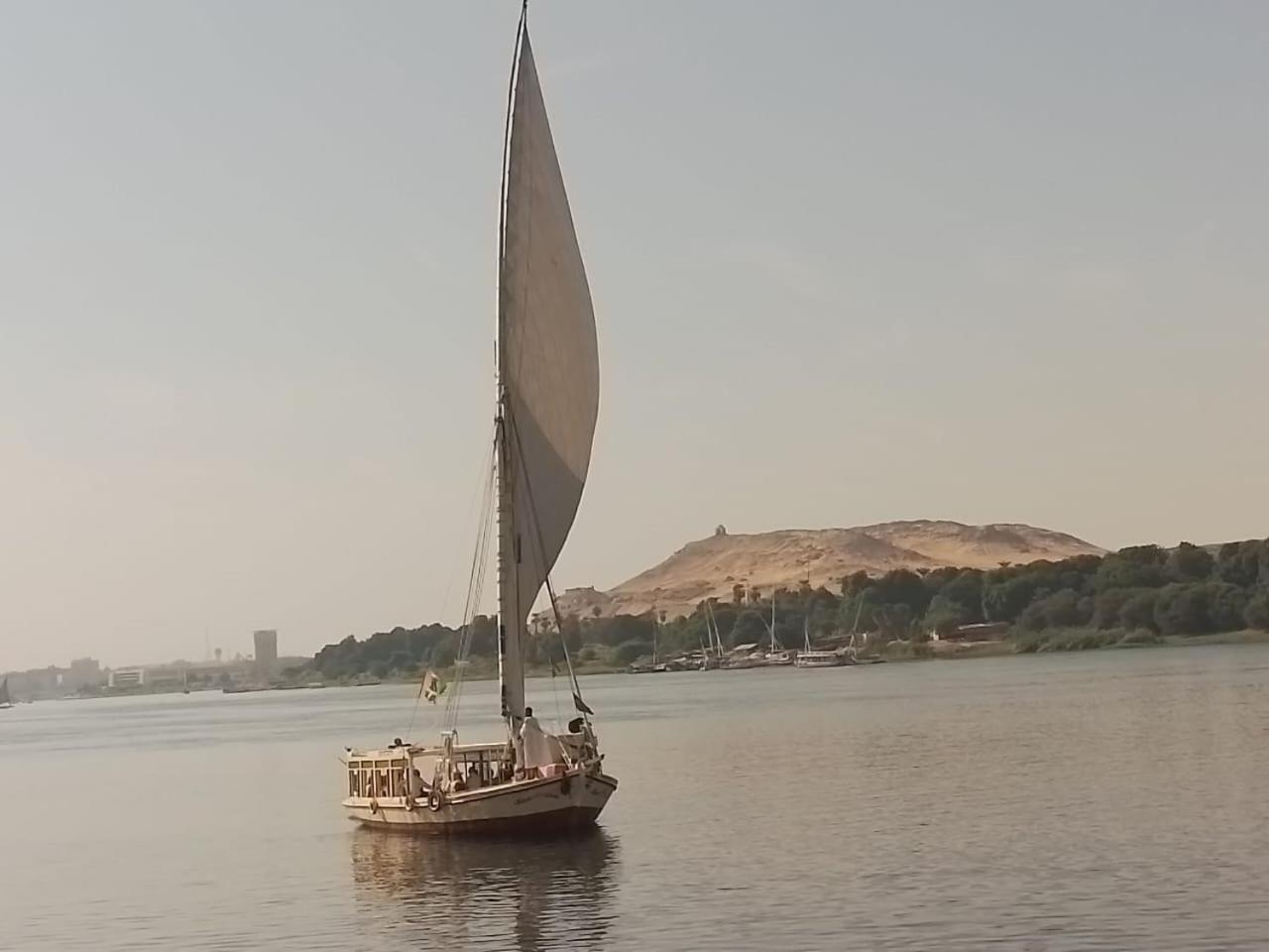 Hotel Nile Felucca Adventure Assuan Esterno foto
