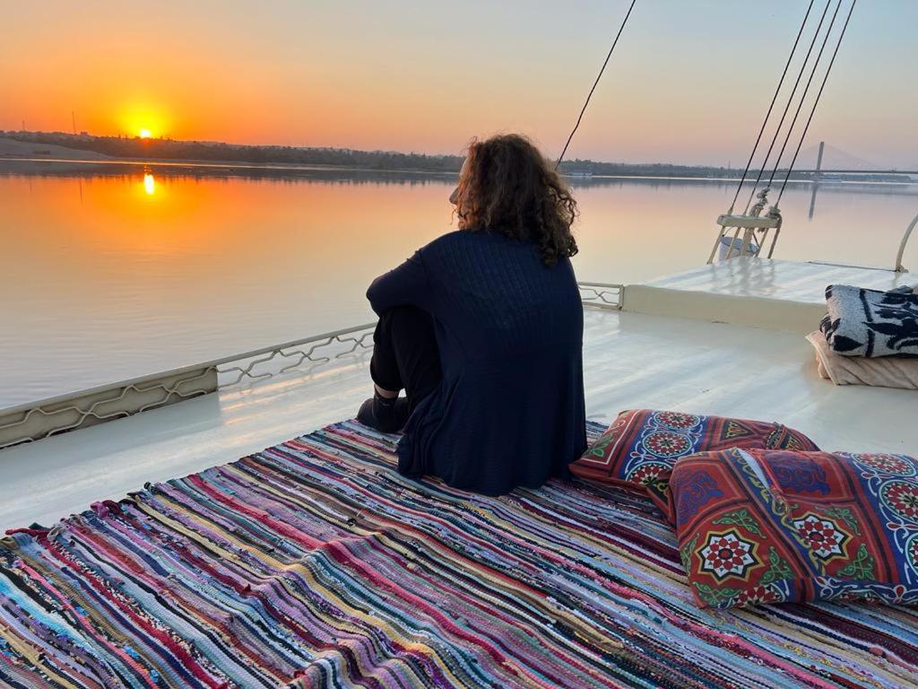 Hotel Nile Felucca Adventure Assuan Esterno foto