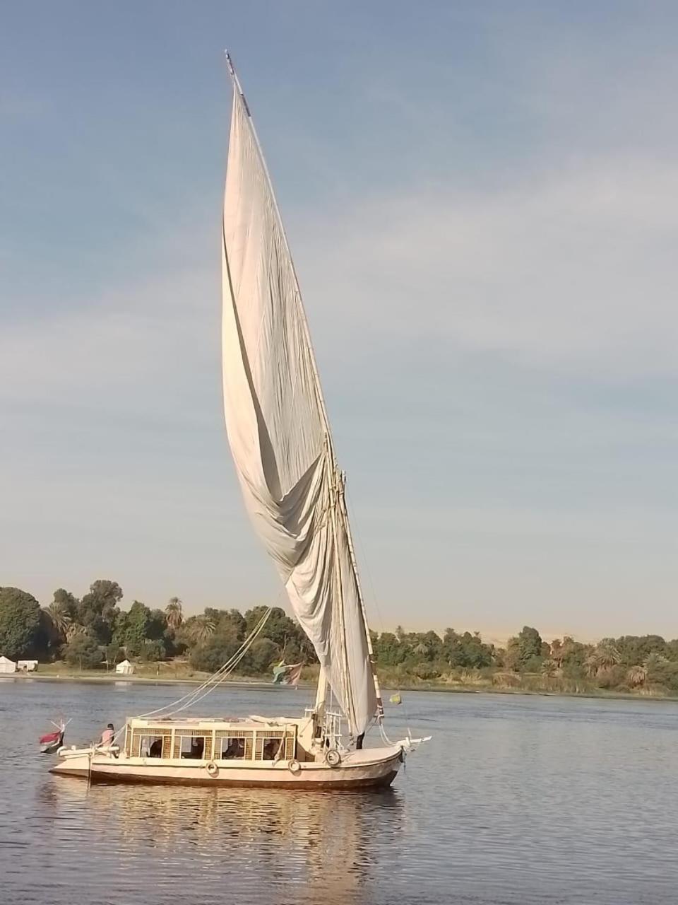 Hotel Nile Felucca Adventure Assuan Esterno foto