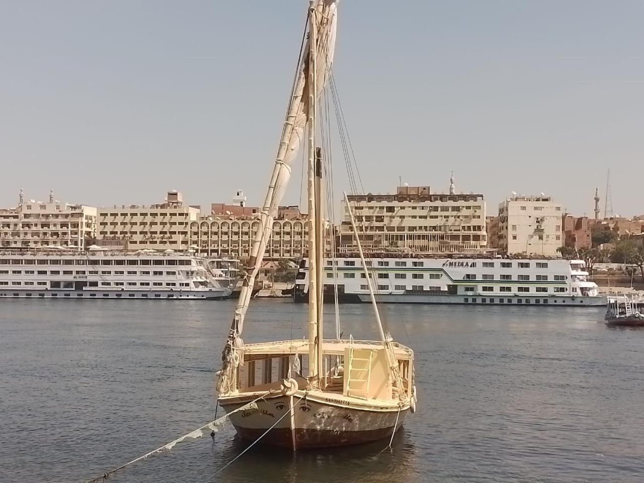 Hotel Nile Felucca Adventure Assuan Esterno foto