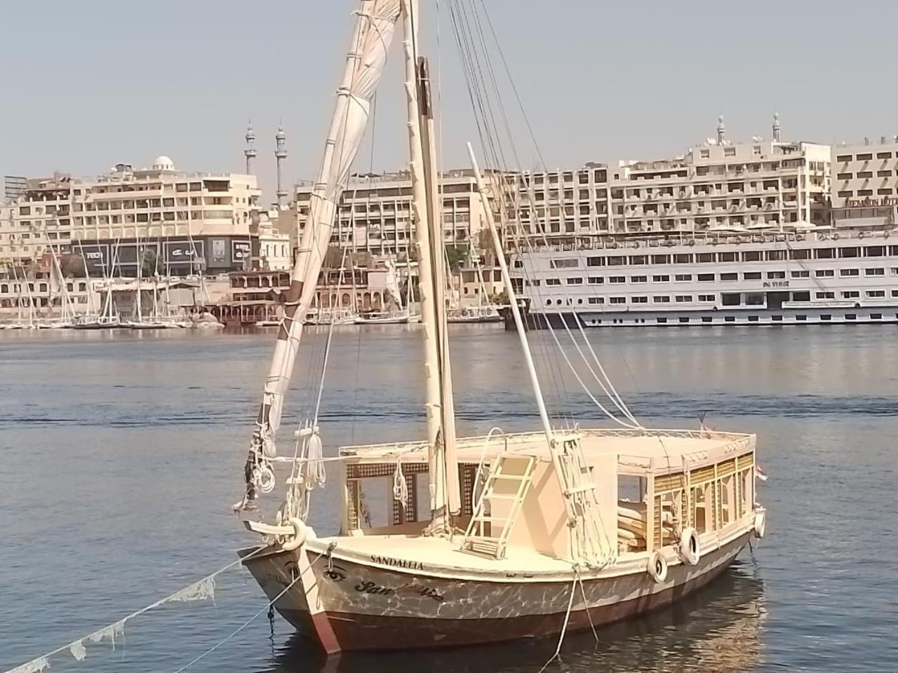 Hotel Nile Felucca Adventure Assuan Esterno foto